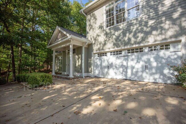 Photo - 4701-12 Turnberry Ln