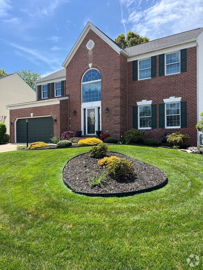 Building Photo - Coming Soon: Updated & Landscaped 4 Bedroo... Rental