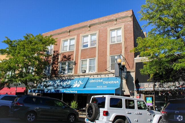 Building Photo - 4759 N Lincoln Ave Rental