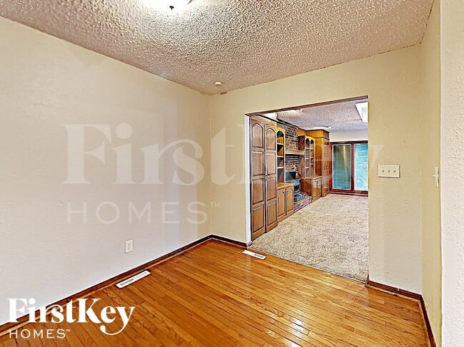 Photo - 11807 Fuller Ave