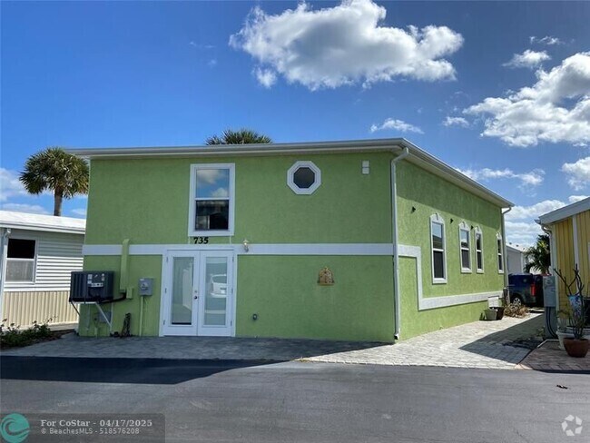Building Photo - 10701 S Ocean Dr Rental