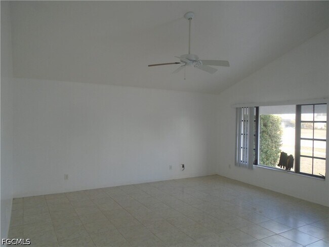 Photo - 1226 Trafalgar Pkwy