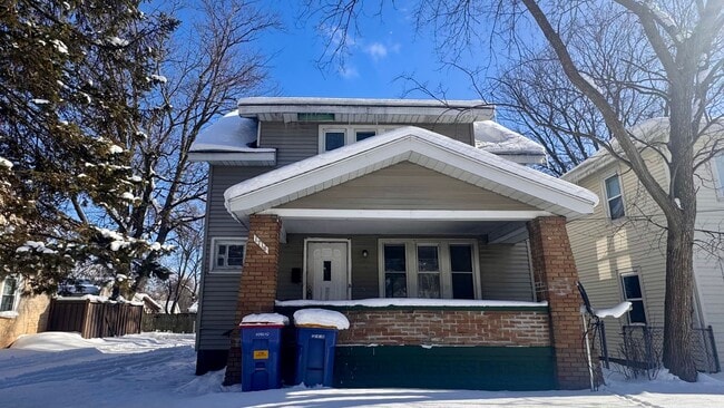 Building Photo - 1716 Linden Ave SE