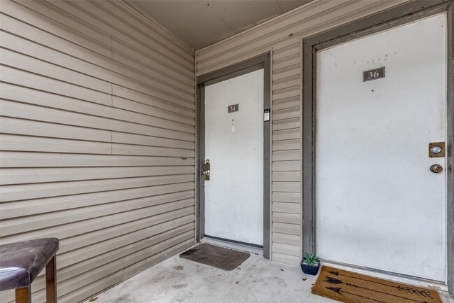 Photo - 9707 Richmond Ave. Unidad 34