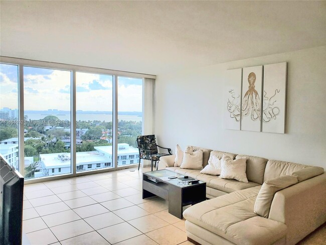 Photo - 10275 Collins Ave Condominio Unidad 1029