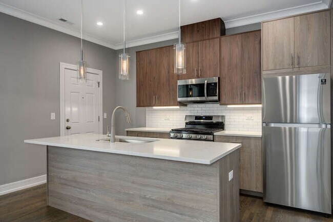 Photo - 5801 W Ainslie St Unit 2R