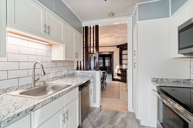 Photo - 14 Windsor Rd Unit 1