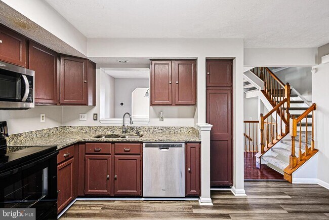 Photo - 5 Brantwood Ct
