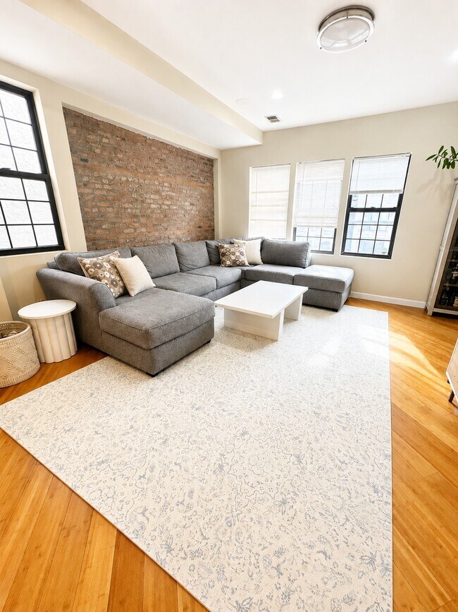 1522 W Superior St Unit 3