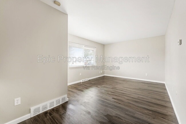 Photo - 1030 Montie Rd