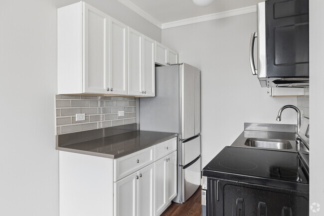 1BR, 1BA - 600SF - Kitchen