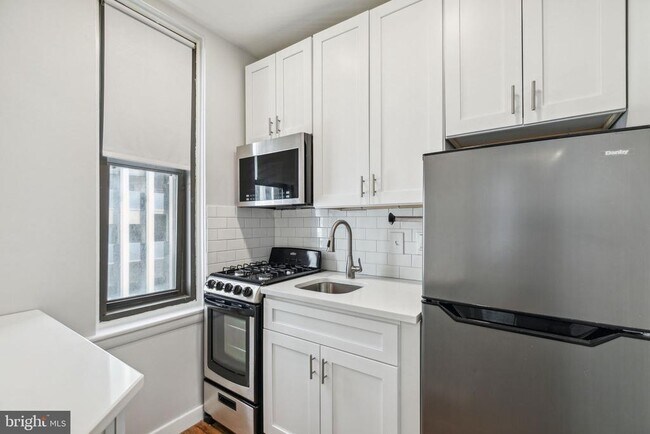 Photo - 135 S 19th St Unidad 1101