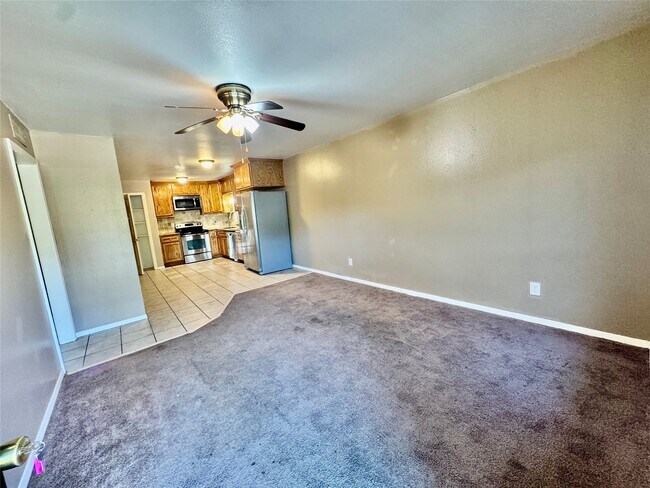2201 N Grand Blvd Unit 8