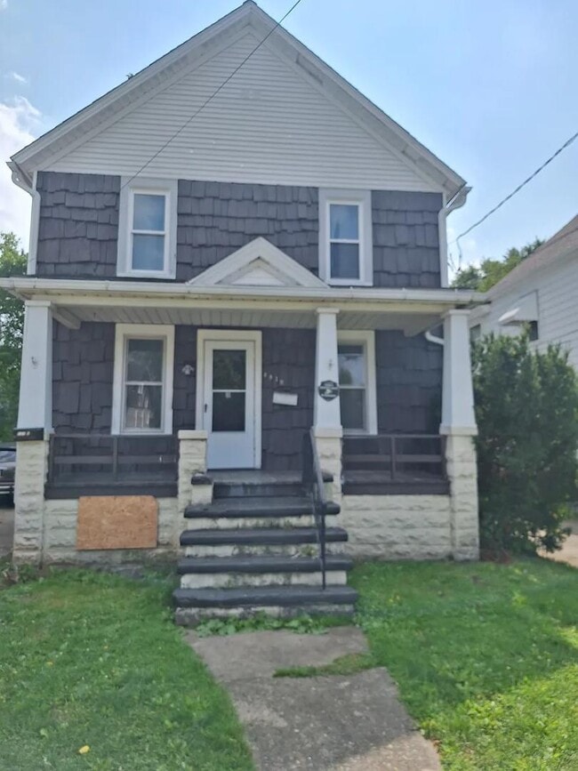 Photo - 1031 W 17th St