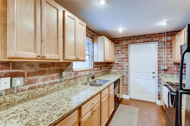 Photo - 24 Daniel St SE Unit 01