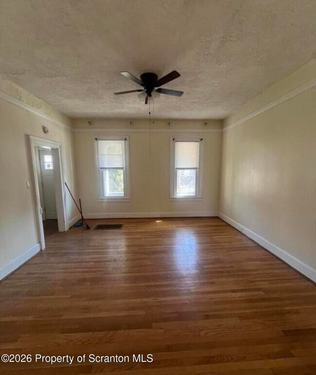 Photo - 1351 Capouse Ave