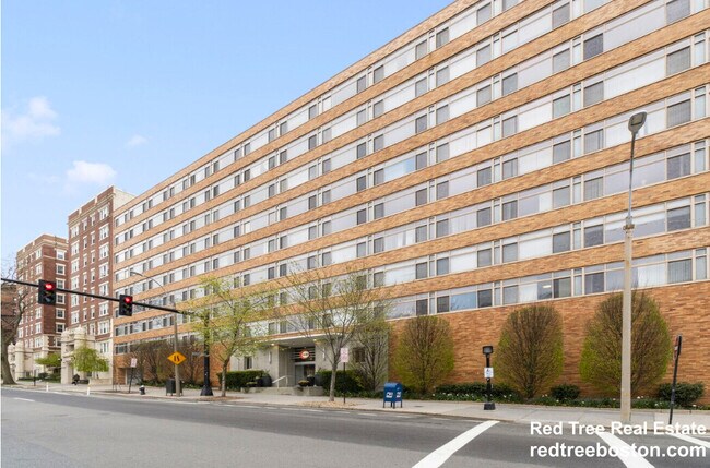 Building Photo - 1440 Beacon St Rental