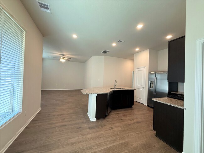 Photo - 405 Magnolia Ln