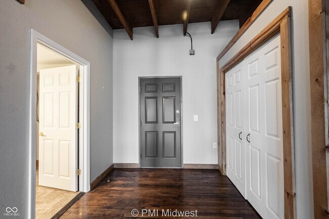 Photo - 501 Madison Ave Unidad 305