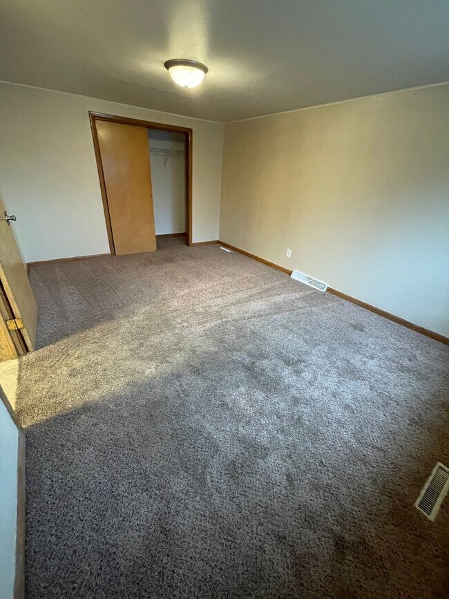 Photo - 706 2nd Ave NW Unidad Lower Level