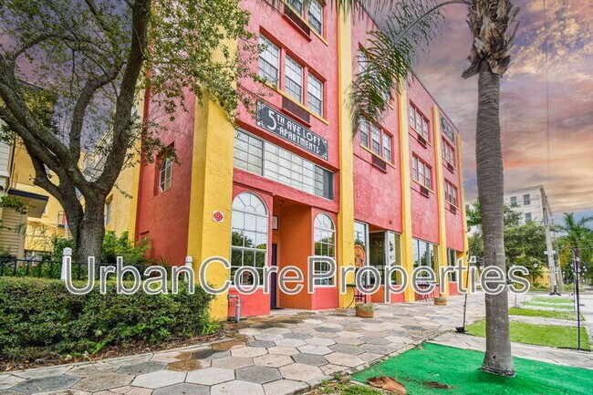 Building Photo - 216 5th Ave N Unit #202