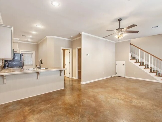 Photo - 120 Deraney Ln