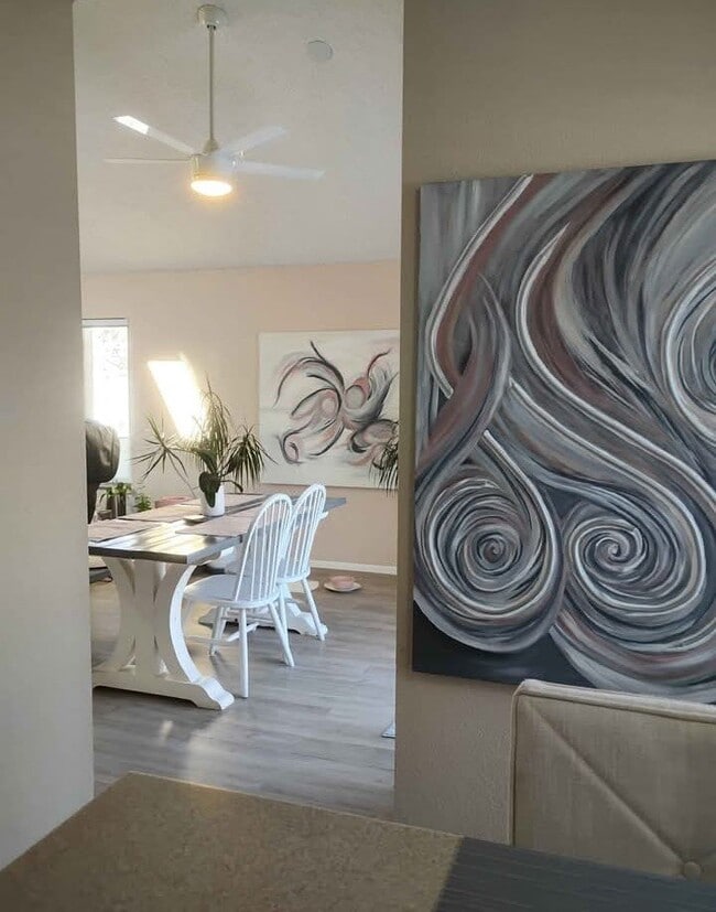 Photo - 2350 Parliament Dr