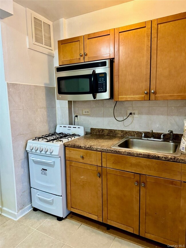 Photo - 144-46 38th Ave Unit 2F