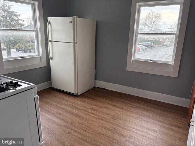 Photo - 2713 Hammonds Ferry Rd