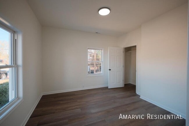 Photo - 4313 Wallace St