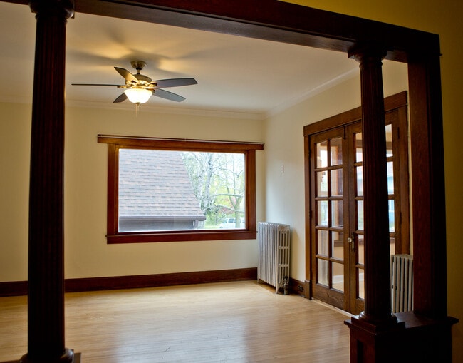 Photo - 225 Buell St Unidad 1