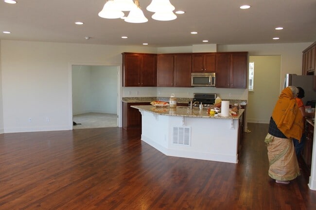 Photo - 10334 Kenneth Dr