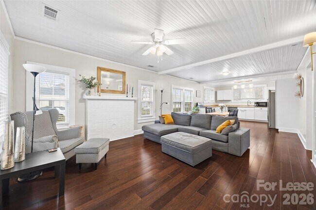 Photo - 421 Annafrel St