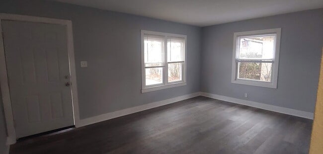 Photo - 5955 N 79th St