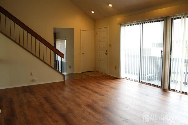 Photo - 3 Westgate Dr