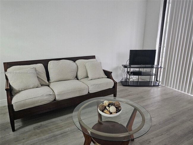 Building Photo - 20400 W Country Club Dr Unit 301