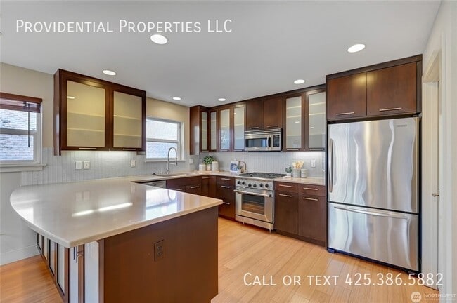 Photo - 1918A N 46th St