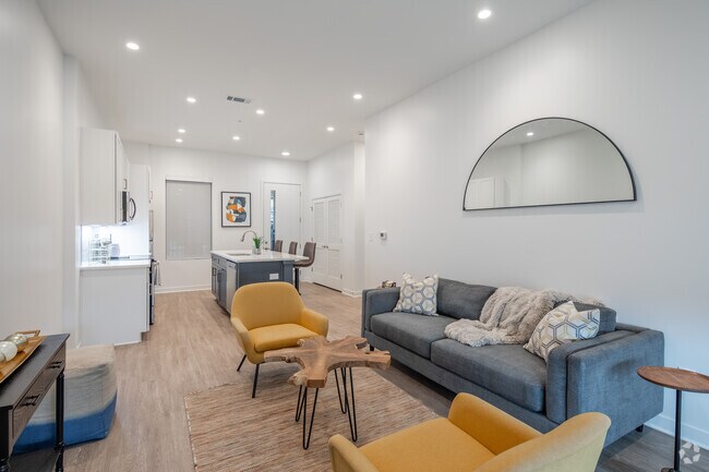 1BR, 1BA - Briley - 718-758SF - Living Room