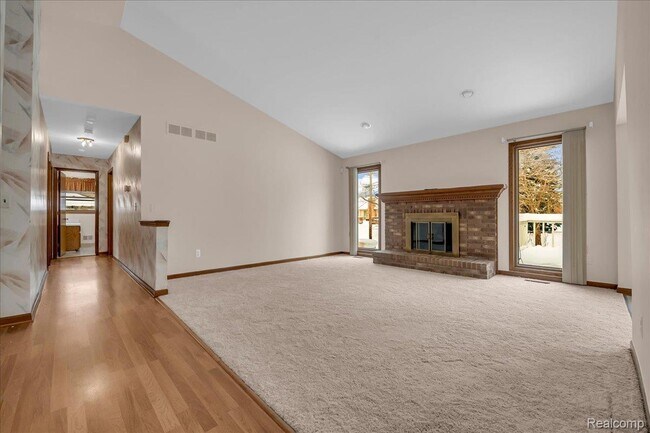 Photo - 249 E Silverbell Rd