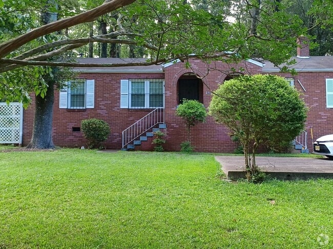 Building Photo - 162 Fairburn Rd SW Rental