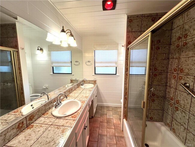 Photo - 8322 Regis Way