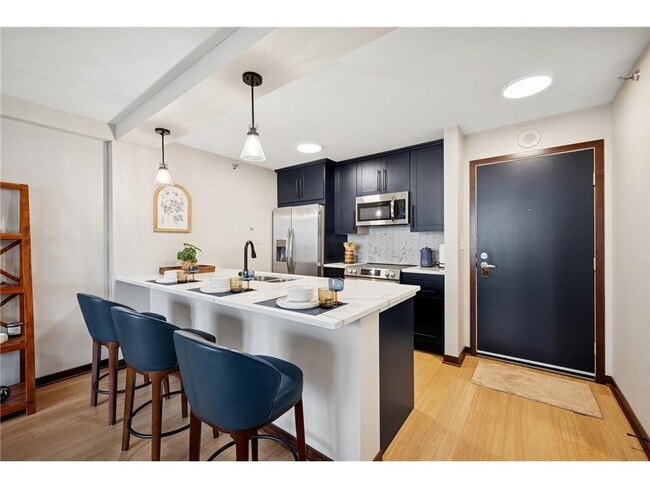 Photo - 433 S 7th St Unit 1919