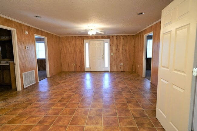 Photo - 4 Bed 2 Bath Home in Martin, TN *Remodeled* Fresh Paint & Flooring!