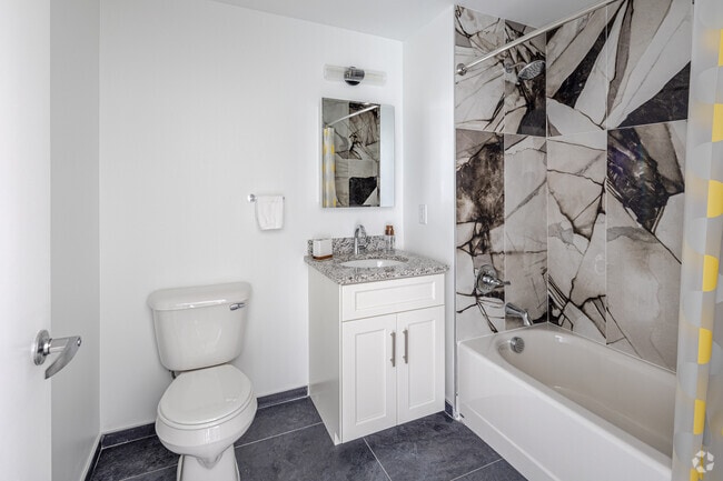1BR, 1BA - 521SF - Bathroom