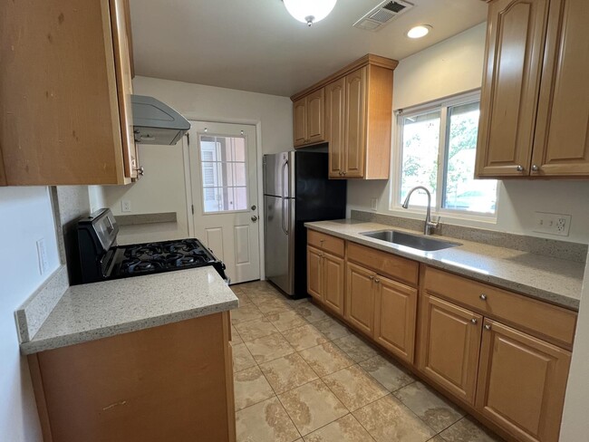 Photo - 1110 Oliver St