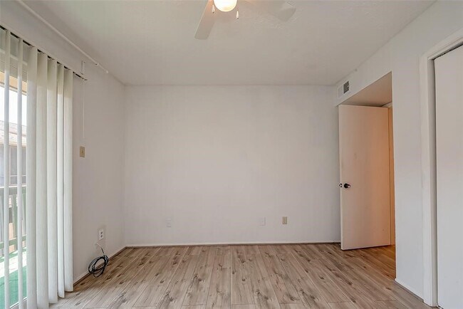 Photo - 10555 Turtlewood Ct Unit 1109