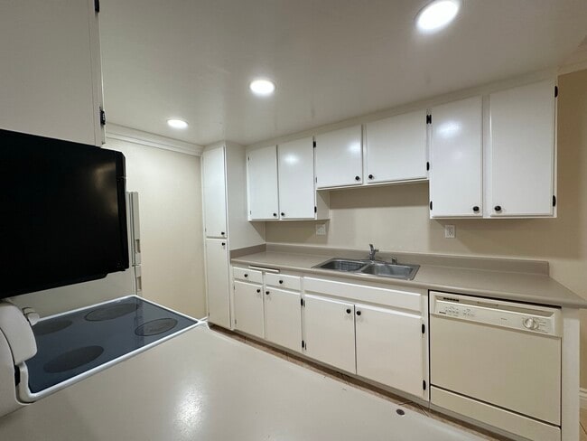 Photo - 227 Woodland Pky