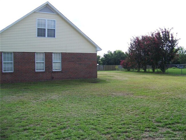 Photo - 190 Finch Rd