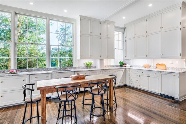 Photo - 115 Narragansett Ave