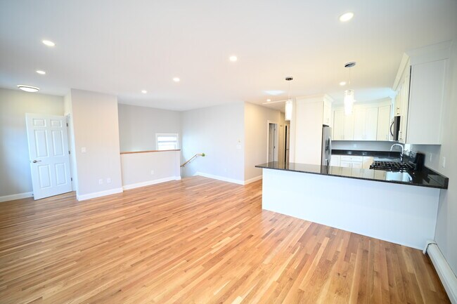 19 Roberts Street Unit 3
